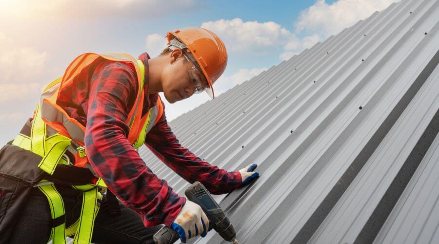 Professional gutter cleaning in Highspire, PA